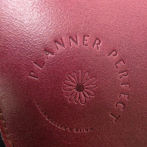 Planner Perfect Burgundy Leather Travelers Notebook - B6 Size - Picture 2 of 11